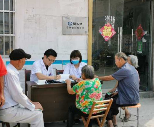2020年9月26日,民革淮北市濉溪县支部组织医卫党员赴濉溪县百善镇乡村